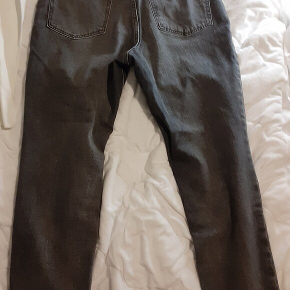 Old Navy Comfortable Fit Straight Leg High Rise Jeans Black Size 14 - Picture 2 of 4